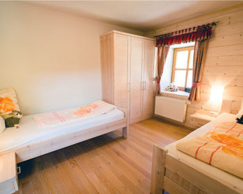 Schlafzimmer der Ferienwohnung Schneealm