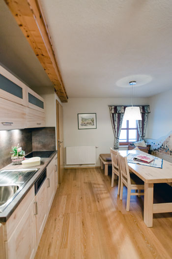Küche in der Ferienwohnung Schneealm