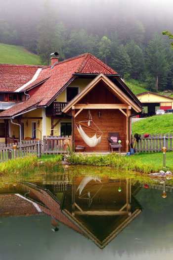 Hängesitz am Badeteich