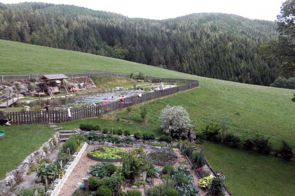 Biogarten und Naturbadeteich